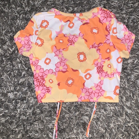 Rebellious Dreamer Floral Crop Top Size XL - Picture 2 of 3